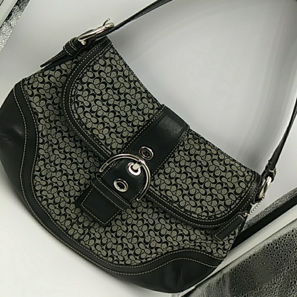 Coach Handbags - 🔥COACH MED TOTE